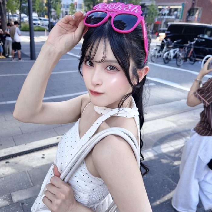 【画像】あのAKB48元メンバーさん、アダビデみたいなセクシーショットだと話題にwwwwww