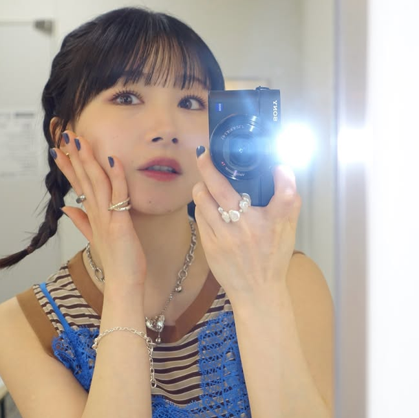 【画像】モー娘元メンバーさん、自撮りお○ぱいをSNSにアップしてしまうｗｗｗｗｗｗ