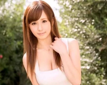 【画像】伝説の巨乳輪と呼ばれたセクシー女優さんがコチラｗｗｗｗｗ