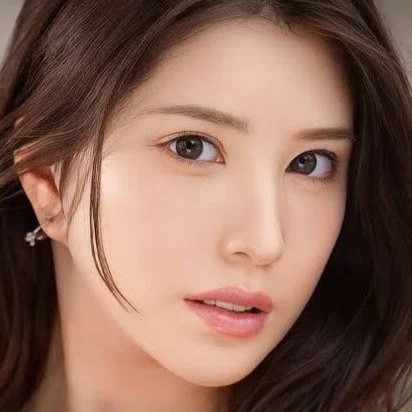 【画像】この∧∨女優、美人すぎだろ・・・・・・・・・・