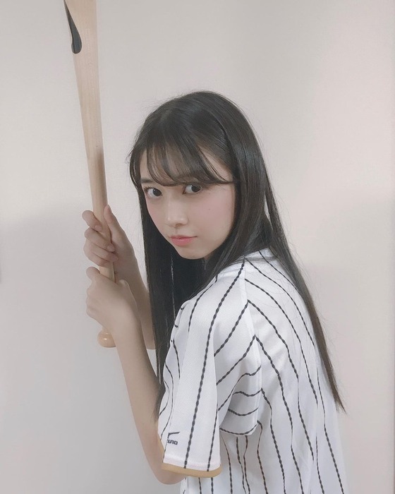 牧野真莉愛の水着おっぱい