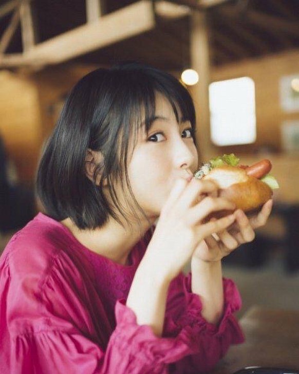 速報 浜辺美波さん 歳記念写真集で初の水着姿を公開 女子アナお宝画像速報 5chまとめ 速報 浜辺美波さん 歳記念写真集で初の水着姿を公開 女子アナお宝画像速報 5chまとめ