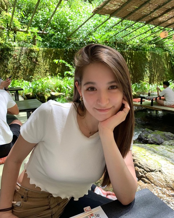 トラウデン直美のグラビア