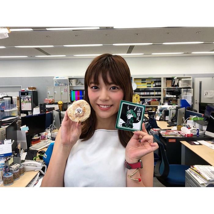 三谷紬アナウンサーの爆乳