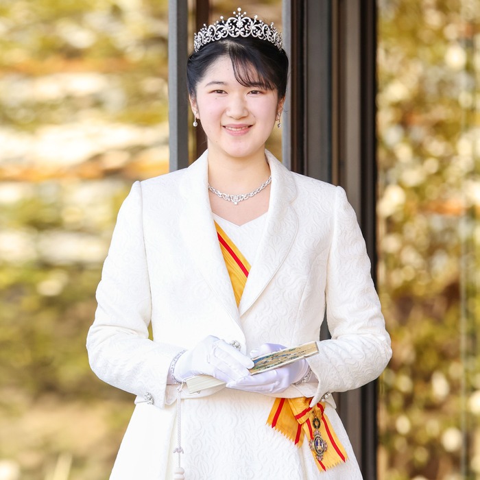 【画像】愛子さま、男子とのツーショットをすっぱ抜かれてしまうｗｗｗｗｗｗ