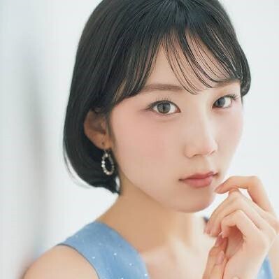 【画像】人気アイドルさん、お○ぱい飛び出しギミックを提供してしまうwwwwww