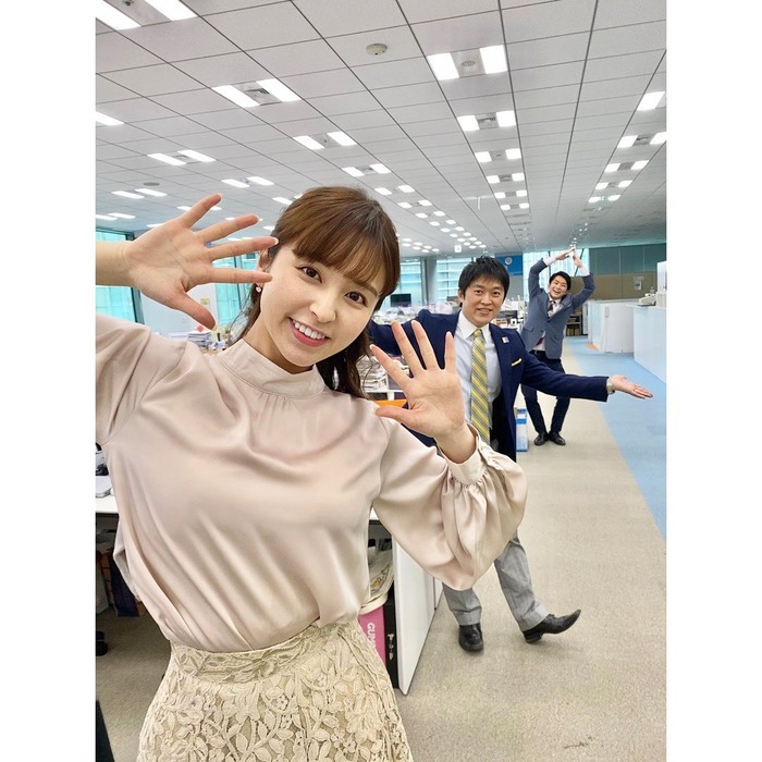 角谷暁子アナのニットおっぱい