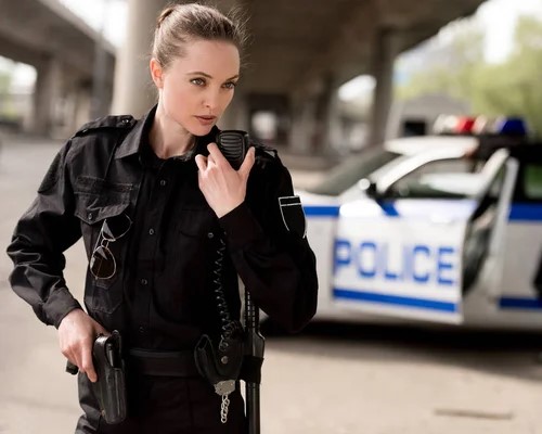 【動画】アメリカの女性警察官さん、重大事件に遭遇してしまった結果ｗｗｗｗｗｗｗ