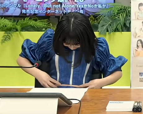 【動画】激かわアイドルさん、収録中にえちえち部分をチラ見せしてしまうwwwwwww