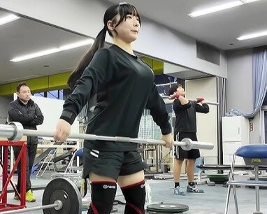【画像】重量挙げ日本一女子さん、大胸筋の発達がスゴいと話題になるｗｗｗｗｗ