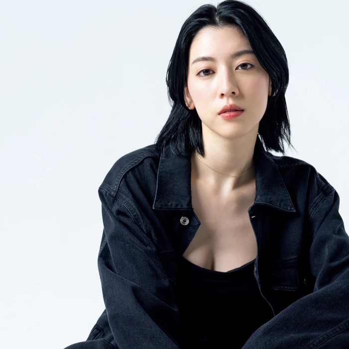 【画像】三吉彩花(30)さん、半ケツ状態のお尻がエ□すぎるｗｗｗｗｗ