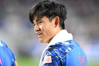 久保建英の私服