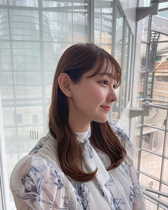 森山みなみアナの乳袋