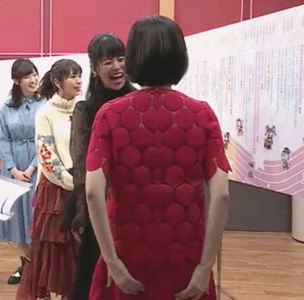 【動画】番組中にケツに食い込んだパンツを直す声優ｗｗｗｗｗｗ