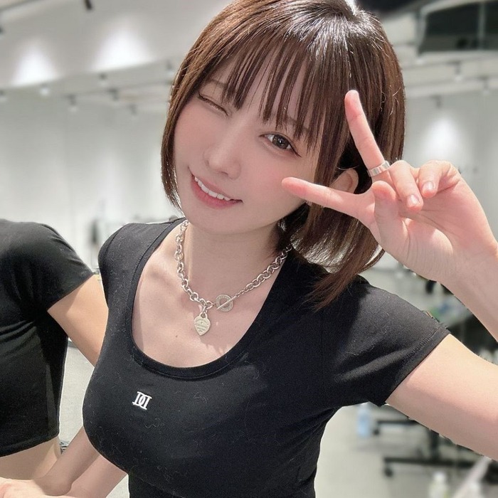 【画像】えなこさん、谷間全開のえちえち魔法使い族になるｗｗｗｗｗ