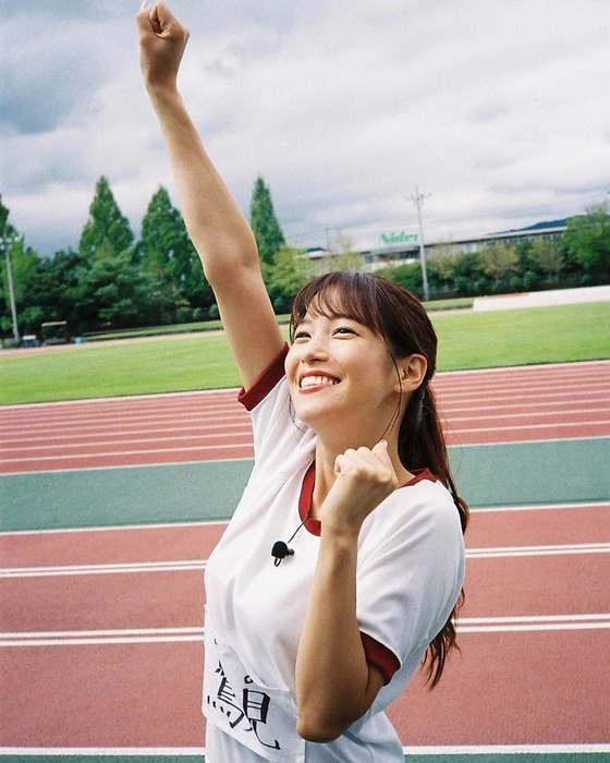 鷲見玲奈アナの乳