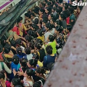 インドの満員電車