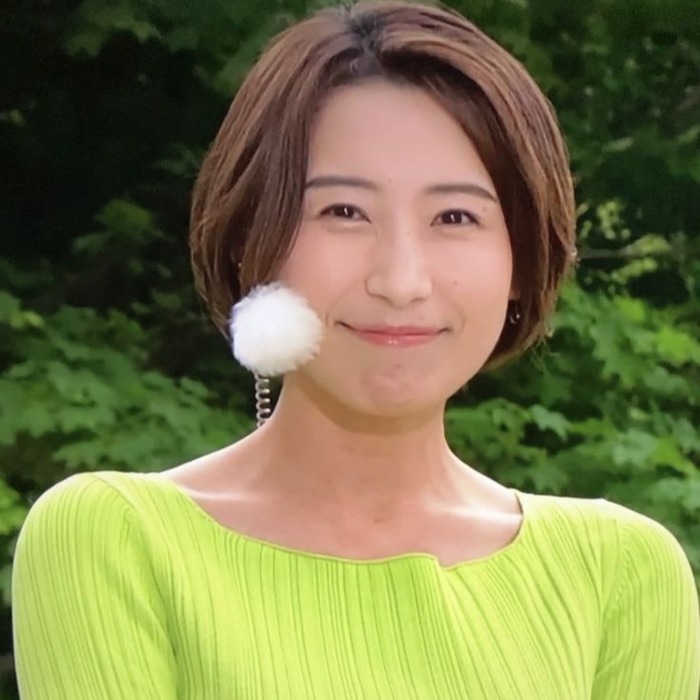 【GIF有】気象予報士の近藤奈央さん、スカートのフロントスリットからチラ見せしてしまうｗｗｗｗｗｗｗ