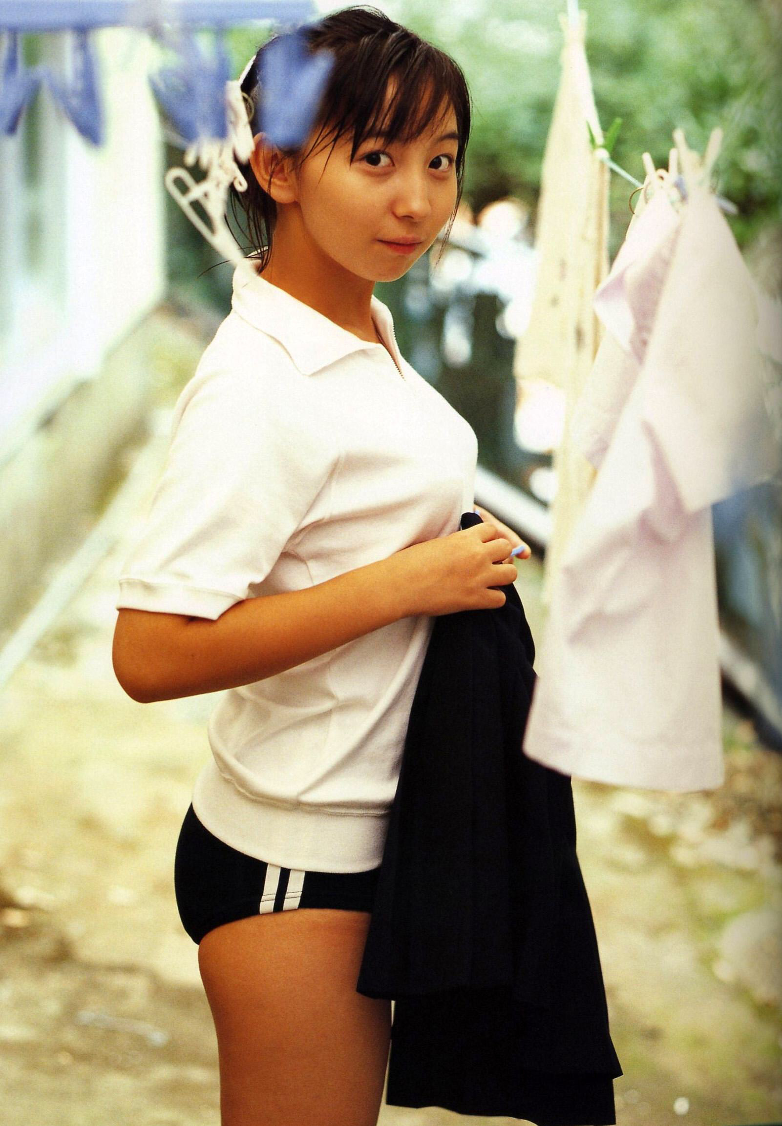 飯田里穂　乳首 