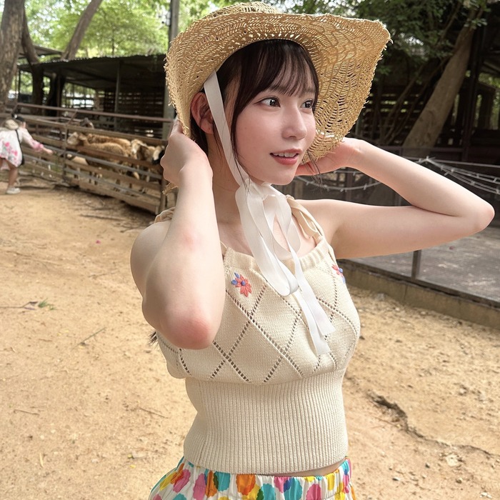 【画像】アイドルグループのセンターさん、えちえちお○ぱいだと話題になってしまうｗｗｗｗｗｗ