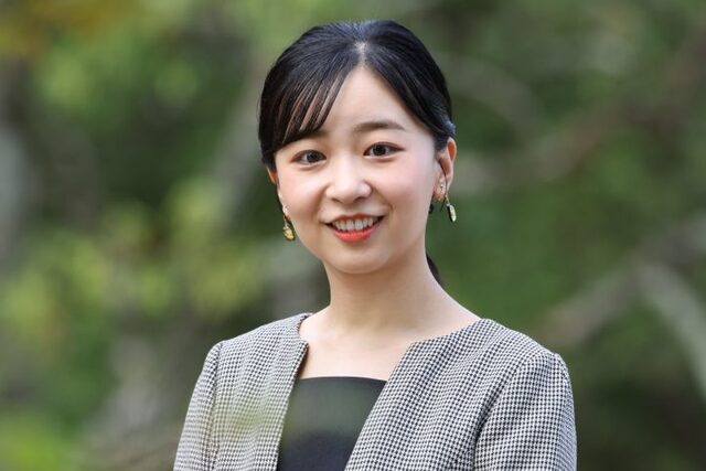 【画像】佳子さま、やらしく○ンゴを包みこんでしまう光景が話題にｗｗｗｗｗｗｗ