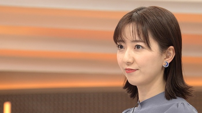 内田嶺衣奈アナの貧乳