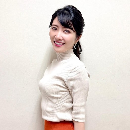 【画像】気象予報士の久保井朝美さん、お○ぱいガードを付けてしまうｗｗｗｗｗ