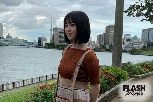 幸阪茉里乃の爆乳