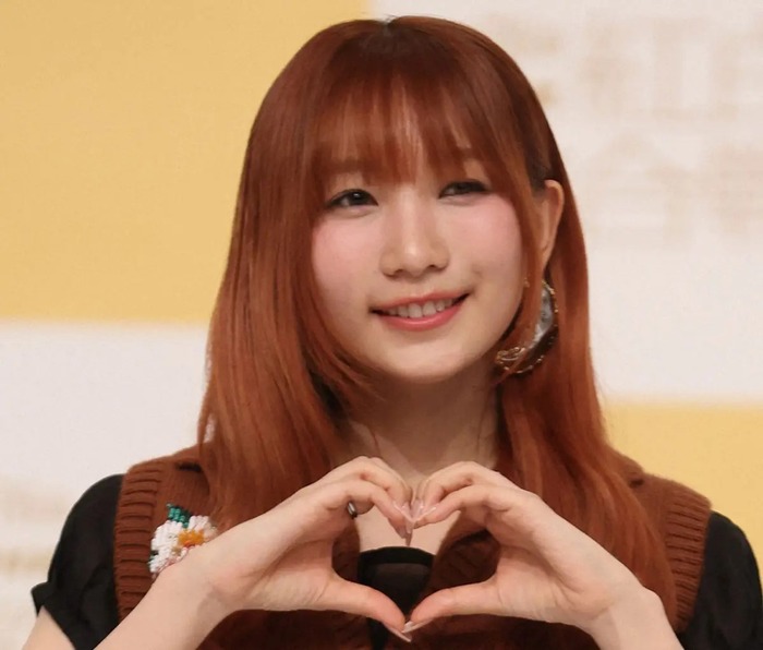 【画像】YOASOBIボーカル幾田りらさん、パンッパンなお胸がドスケベすぎるｗｗｗｗｗ