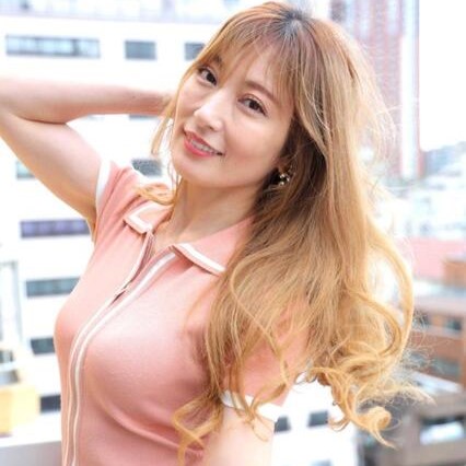 【画像】熊田曜子(44)さん、長女の服でお出かけしてしまうwwwwwww