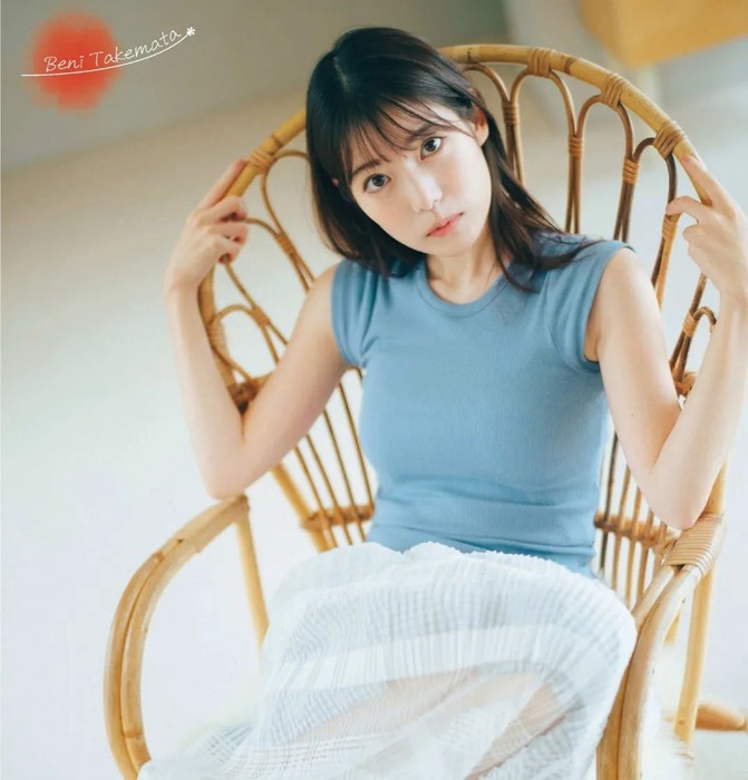 竹俣紅アナの巨乳