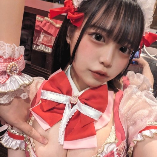 【画像】豊満すぎるアイドルさん、胸にしか目がいかない件ｗｗｗｗｗｗ