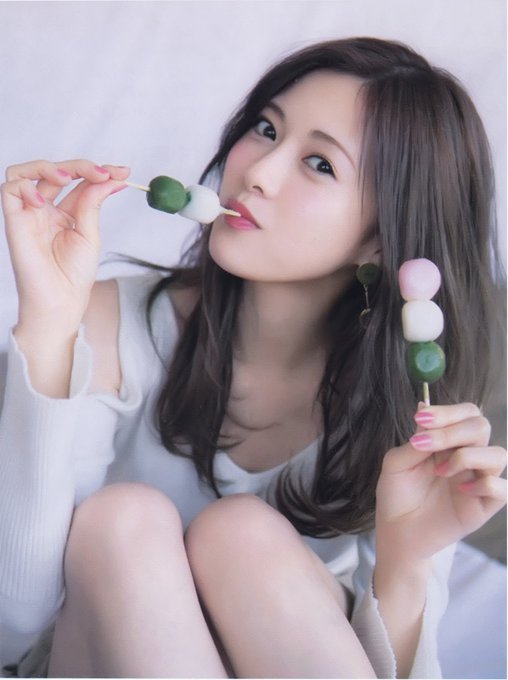 白石麻衣のおっぱい