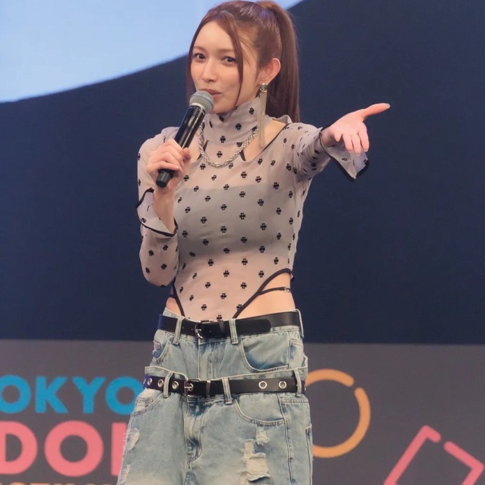 【画像】最新の後藤真希(40)さん、ドスケベ網タイツを着用してしまうwwwwwww