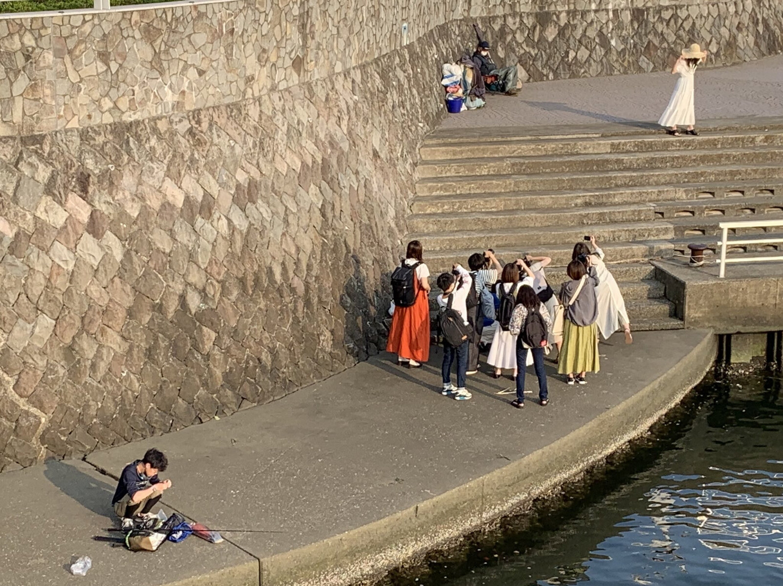 画像 釣り人さん 姫の撮影会の近くで釣りを開始してしまう 女子アナお宝画像速報 5chまとめ