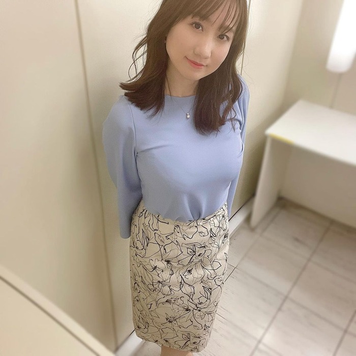 吉井明子の爆乳