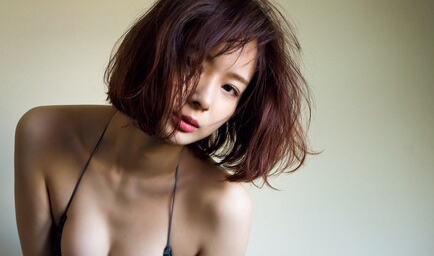 【画像】セクシーなプロ雀士さん、役満ボディを見せつけてしまう