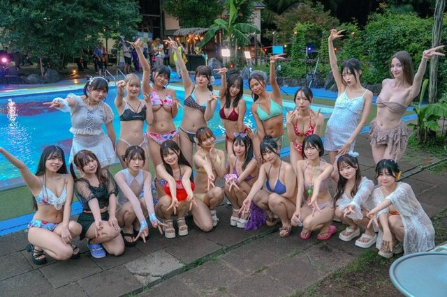 【画像】水着姿グラドルさんの集合写真、えちえちすぎたwwwwww