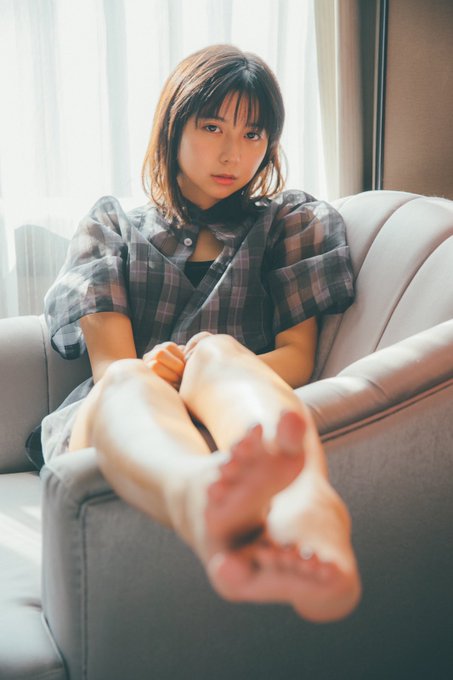 上白石萌歌の水着おっぱい