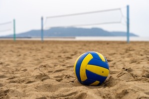 【画像】女子ビーチバレー、さすがにエチが過ぎる