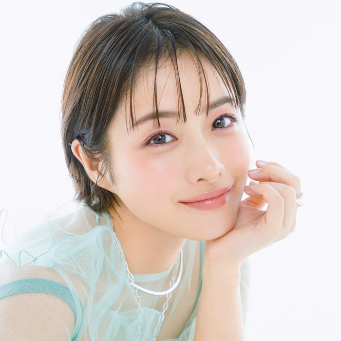 【画像】石原さとみさんの免許証写真、マジで可愛すぎるｗｗｗｗｗｗ