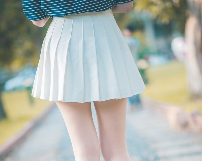 【画像】スカート女子さん、丸見えよりパ○チラの方が絶対にエ□い説ｗｗｗｗｗｗｗ
