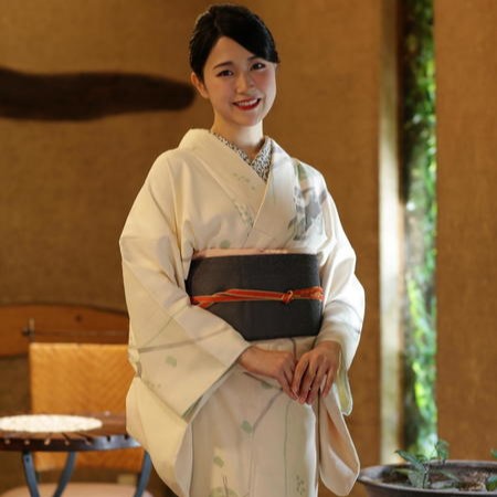 【画像】∧∨みたいな旅館の若女将、マジで誕生してしまうｗｗｗｗｗｗ