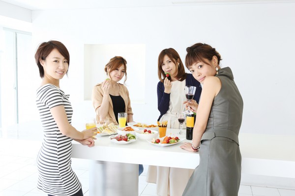 【画像】おばさんまみれの女子会がなんかエ□いｗｗｗｗｗｗｗ