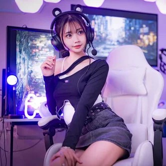 【動画】配信中にお○ぱいを出しちゃう女子ｗｗｗｗｗｗ