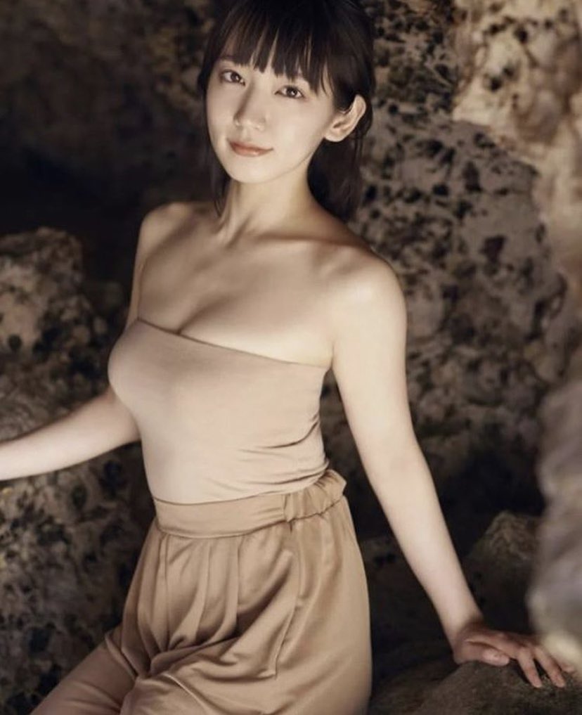 画像 ハワイで吉岡里帆の巨乳に強風 いいケツしてると話題に 女子アナお宝画像速報 5chまとめ 画像 ハワイで吉岡里帆の巨乳に強風 いいケツしてると話題に 女子アナお宝画像速報 5chまとめ