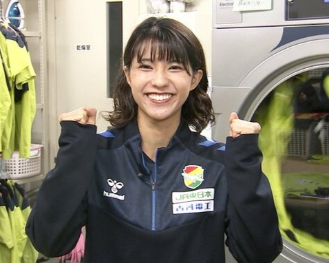 【画像】御手洗菜々アナ、食レポのペロペロシーンがセクシーすぎるwwwww