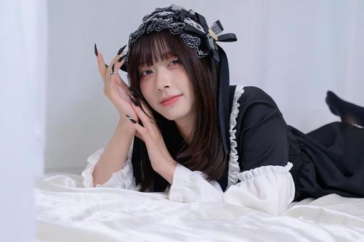 【画像】地味オタク女子さん、エ○チな服装で外出してしまうwwwwww