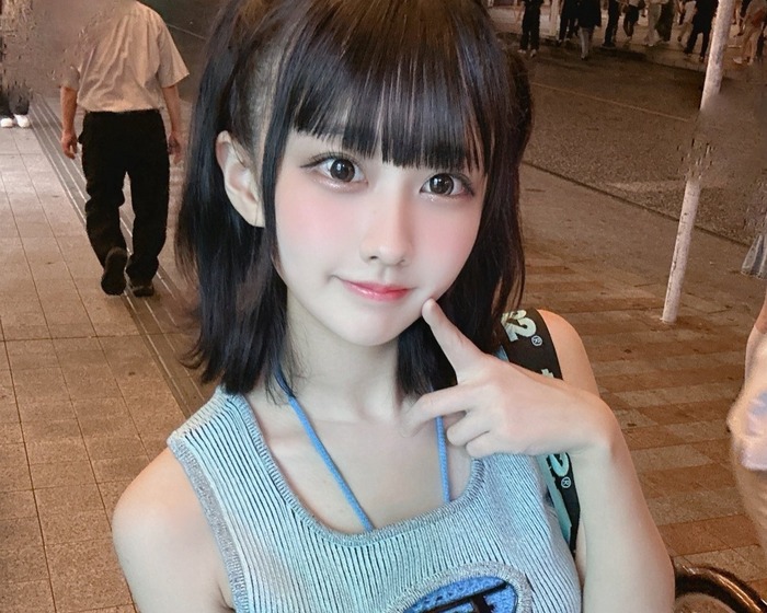 【画像】現役アイドルさん、胸チラよりも加工に目がいってしまうｗｗｗｗｗ