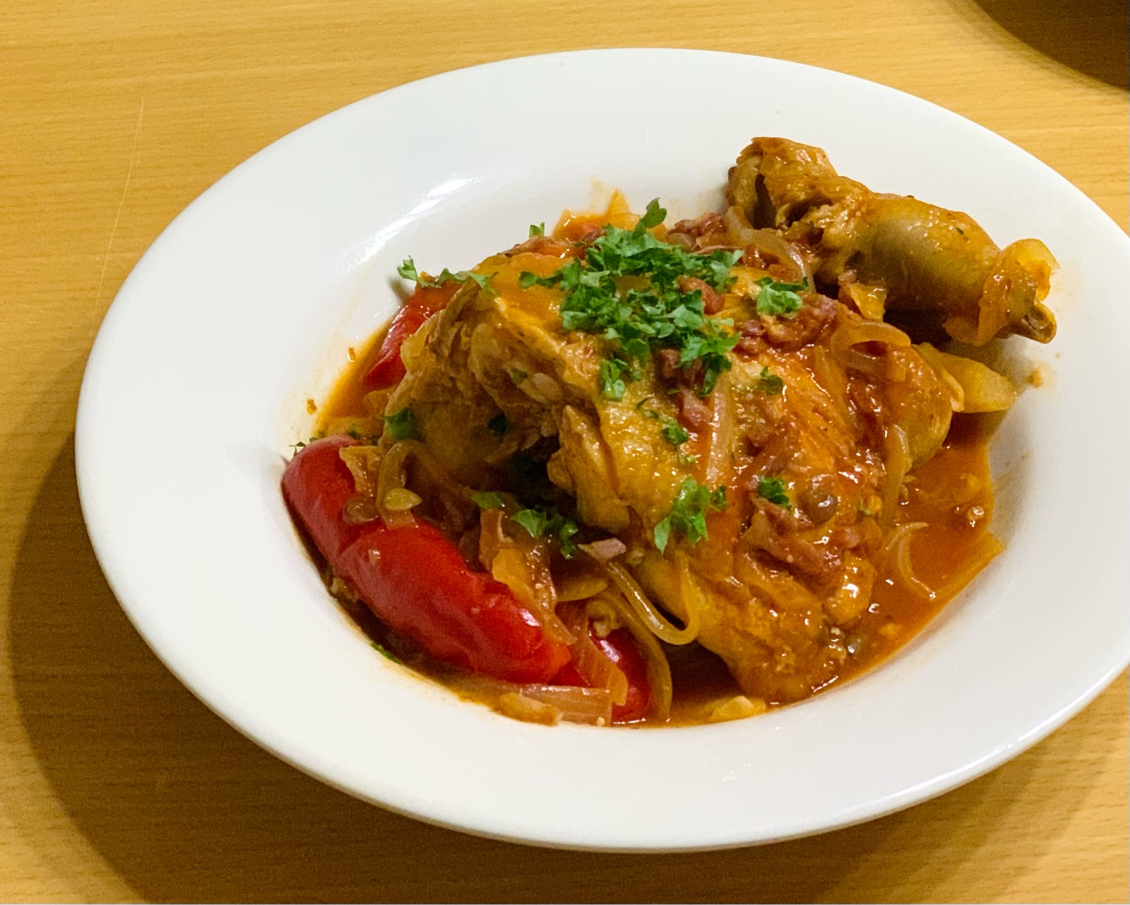 バスク風チキンとピーマンとオリーブのレシピ